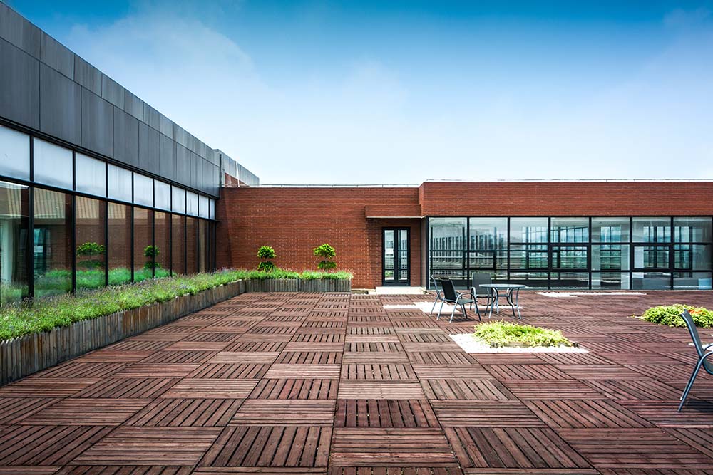 Exterior de oficinas e instalaciones